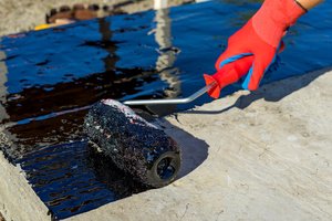 Using bituminous membranes for waterproofing the rooftop
